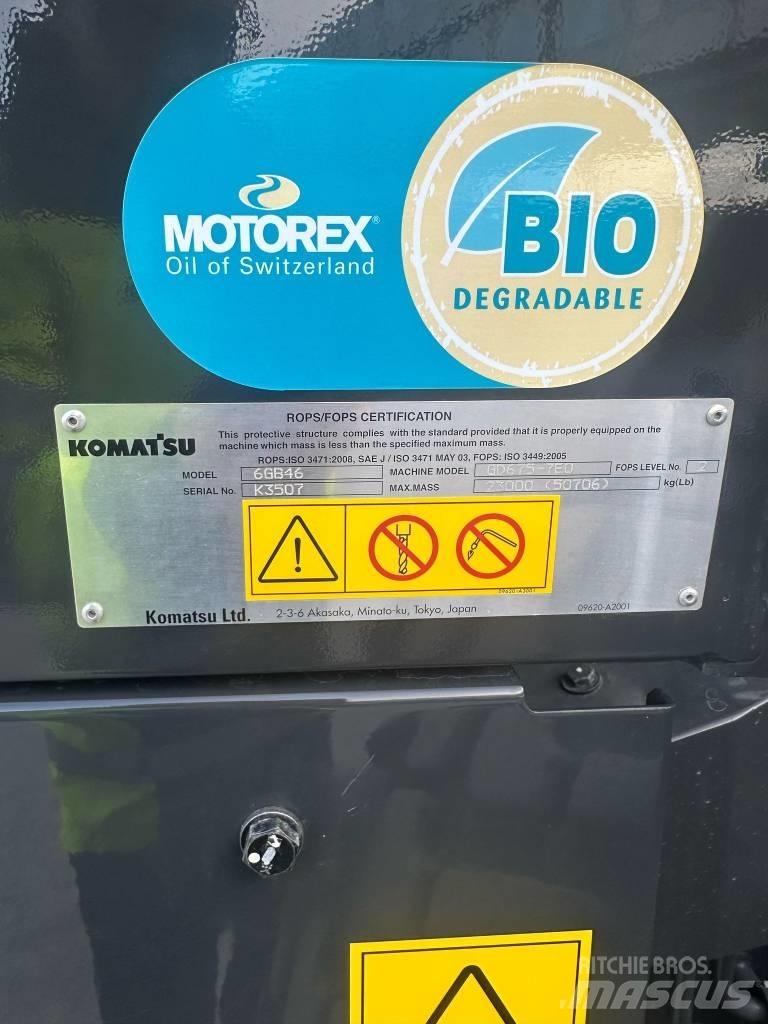 Komatsu GD675-7E0 Грейдери