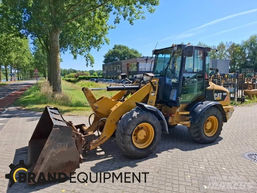 CAT 908H Фронтальні навантажувачі