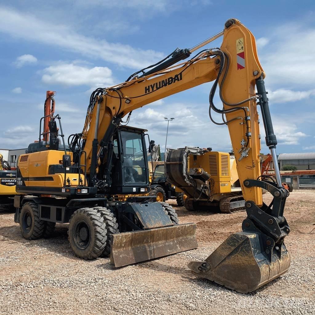 Hyundai HW140 Колісні екскаватори