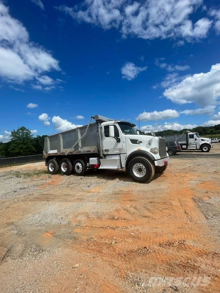 Peterbilt Dump Truck Самоскиди