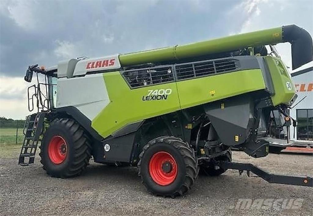CLAAS Lexion 7400 Зернозбиральні комбайни