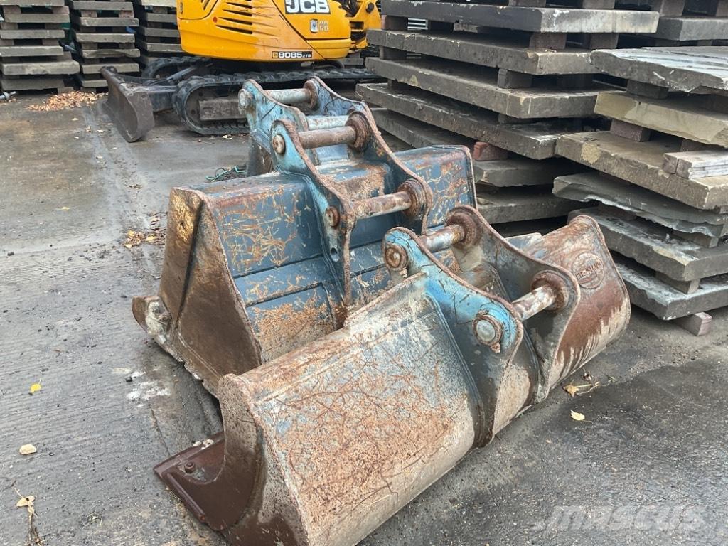 Hyundai HX140 LC Гусеничні екскаватори