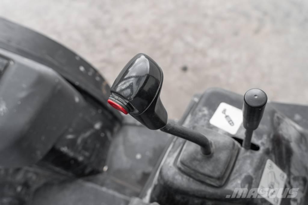 Manitou MC 30-4 Дизельні навантажувачі