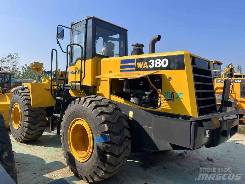 Komatsu WA 380 Фронтальні навантажувачі