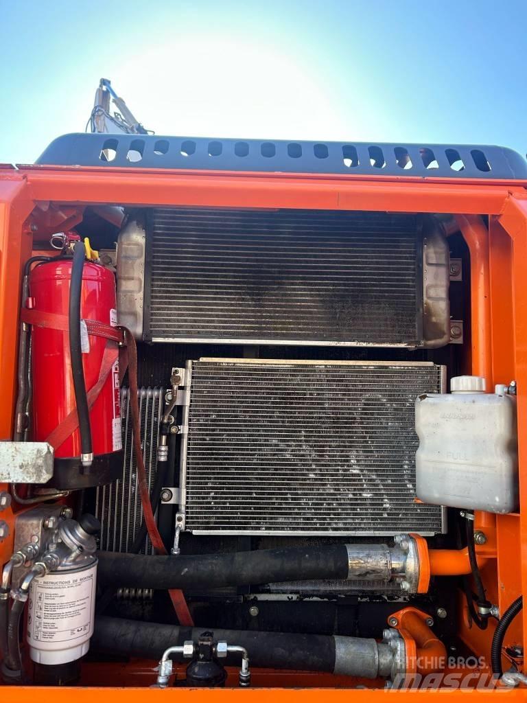 Doosan DX 210 W Колісні екскаватори