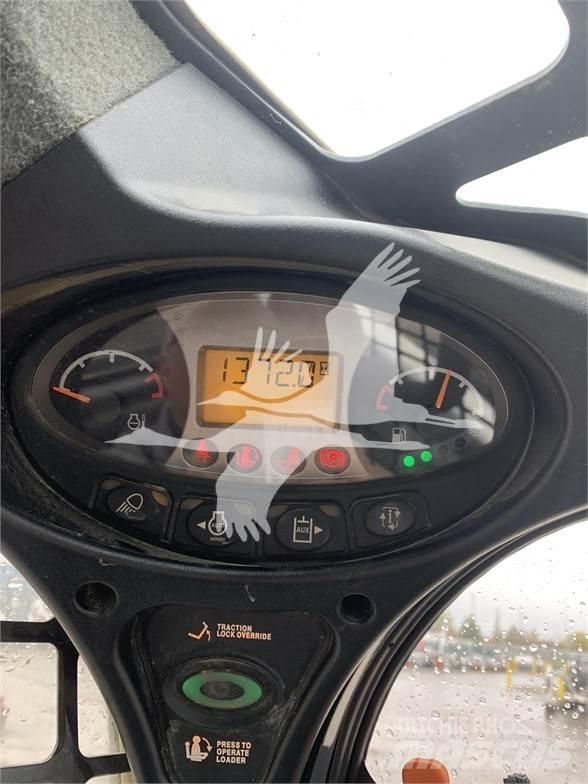 Bobcat T770 Міні-навантажувачі