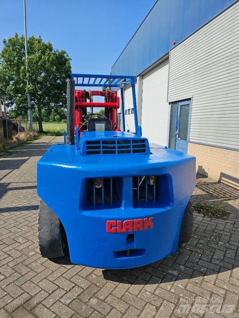 Clark DPH 70 Дизельні навантажувачі