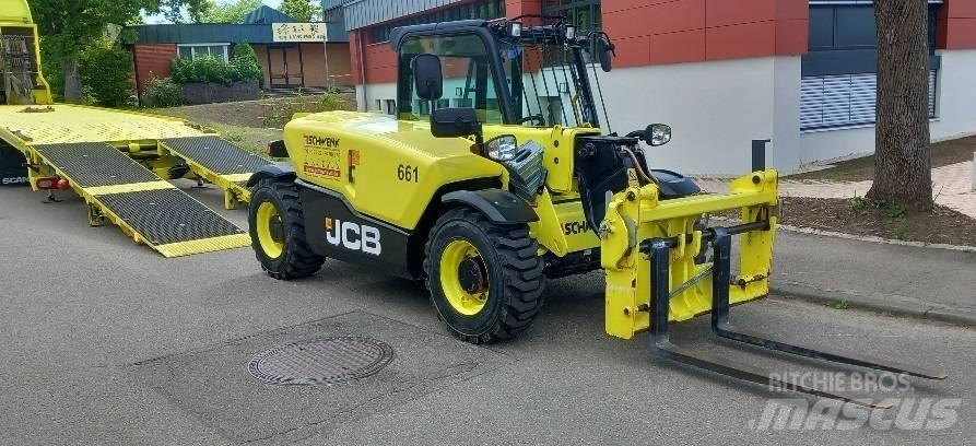 JCB 525-60 Телескопічні навантажувачі