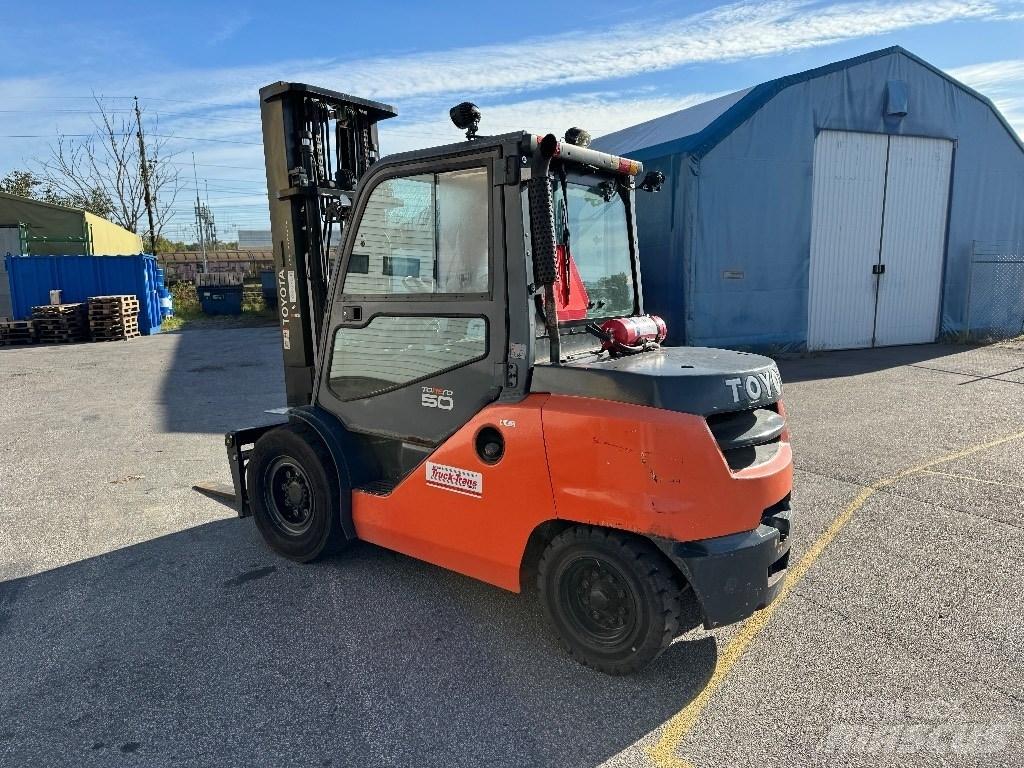 Toyota 40-8FD45N Дизельні навантажувачі