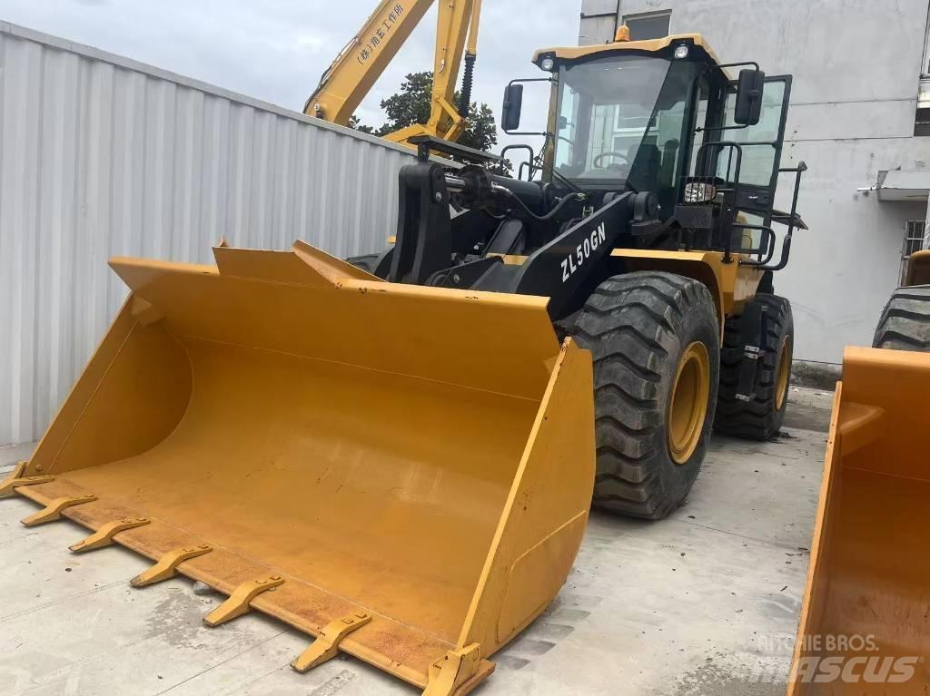 XCMG ZL 50 GN Фронтальні навантажувачі