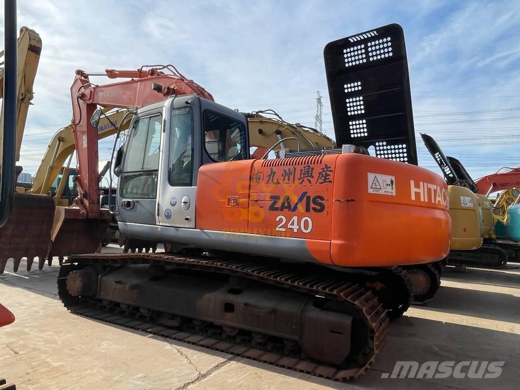 Hitachi ZX 240 Гусеничні екскаватори