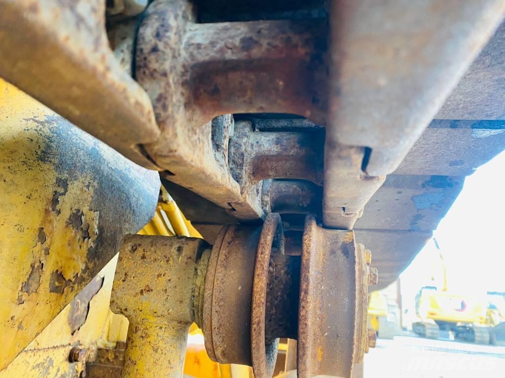 CAT 931 B Гусеничні вантажники