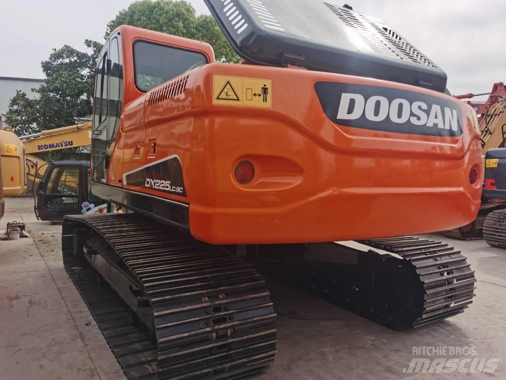 Doosan DX 225 LC-9C Гусеничні екскаватори