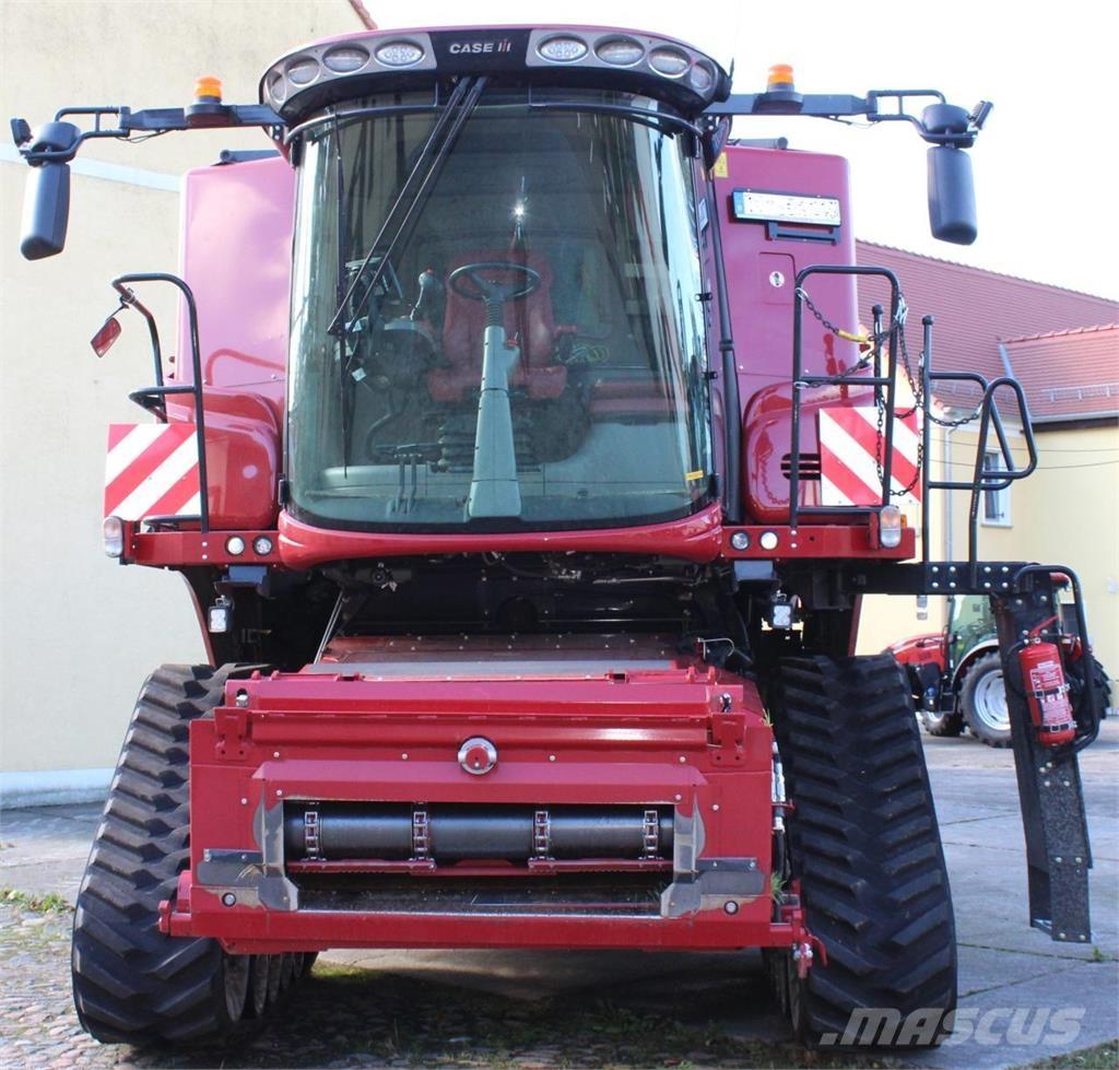 Case IH AF 8250 Зернозбиральні комбайни