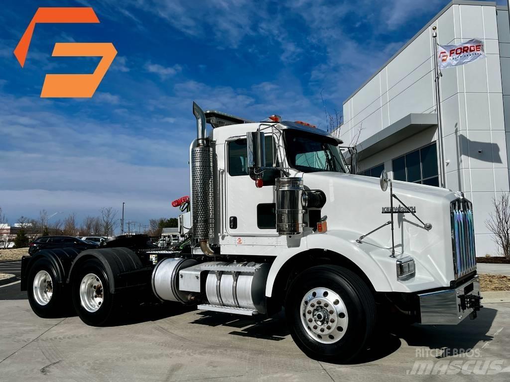 Kenworth T 800 Тягачі