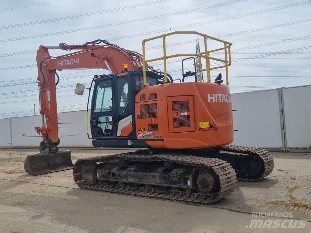 Hitachi ZX225USLC-7 Гусеничні екскаватори