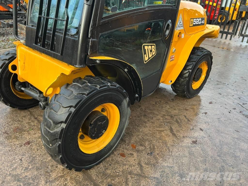 JCB 520-40 Телескопічні навантажувачі
