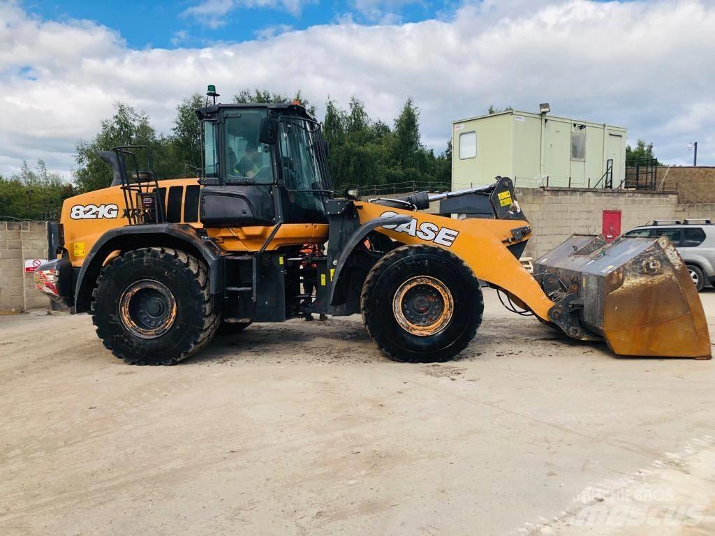CASE 821 GXR Фронтальні навантажувачі
