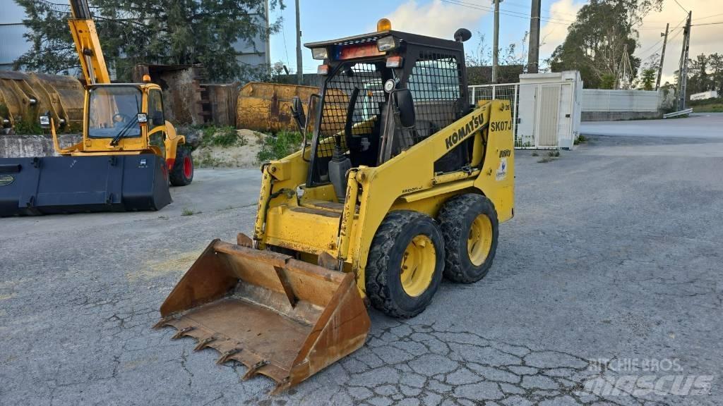 Komatsu SK07J Малі навантажувачі