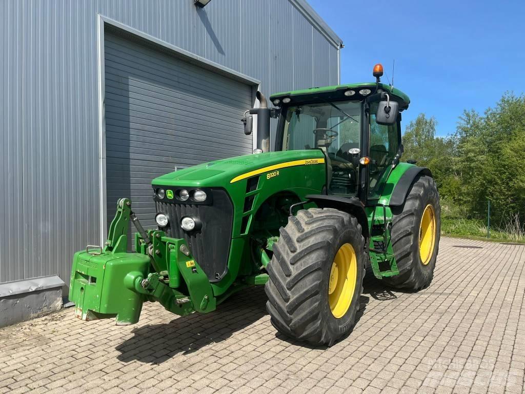 John Deere 8320 R Трактори