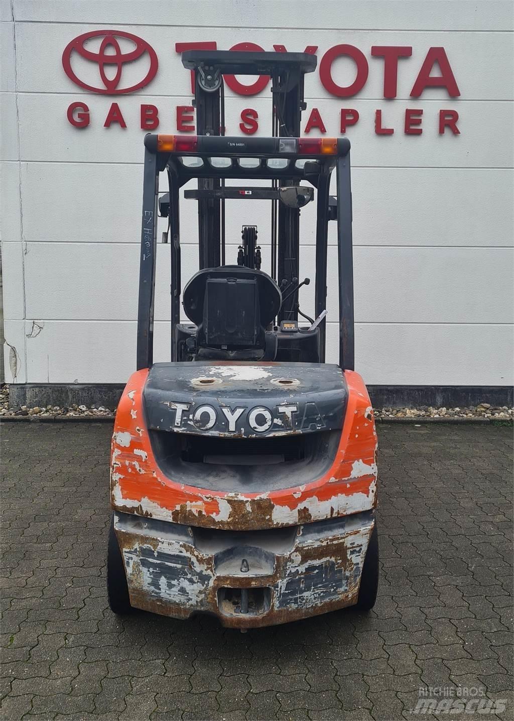 Toyota 02-8FDF30 Дизельні навантажувачі