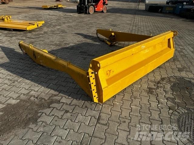 CAT 725 TAIL GATE Зчленовані самоскиди