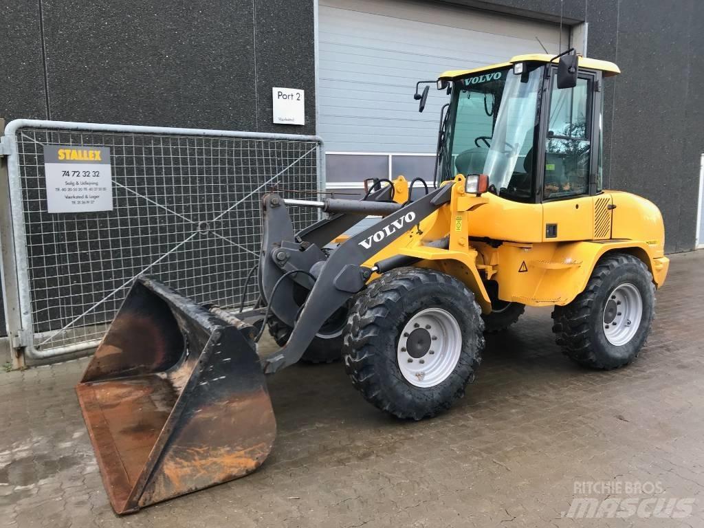 Volvo L30B Фронтальні навантажувачі