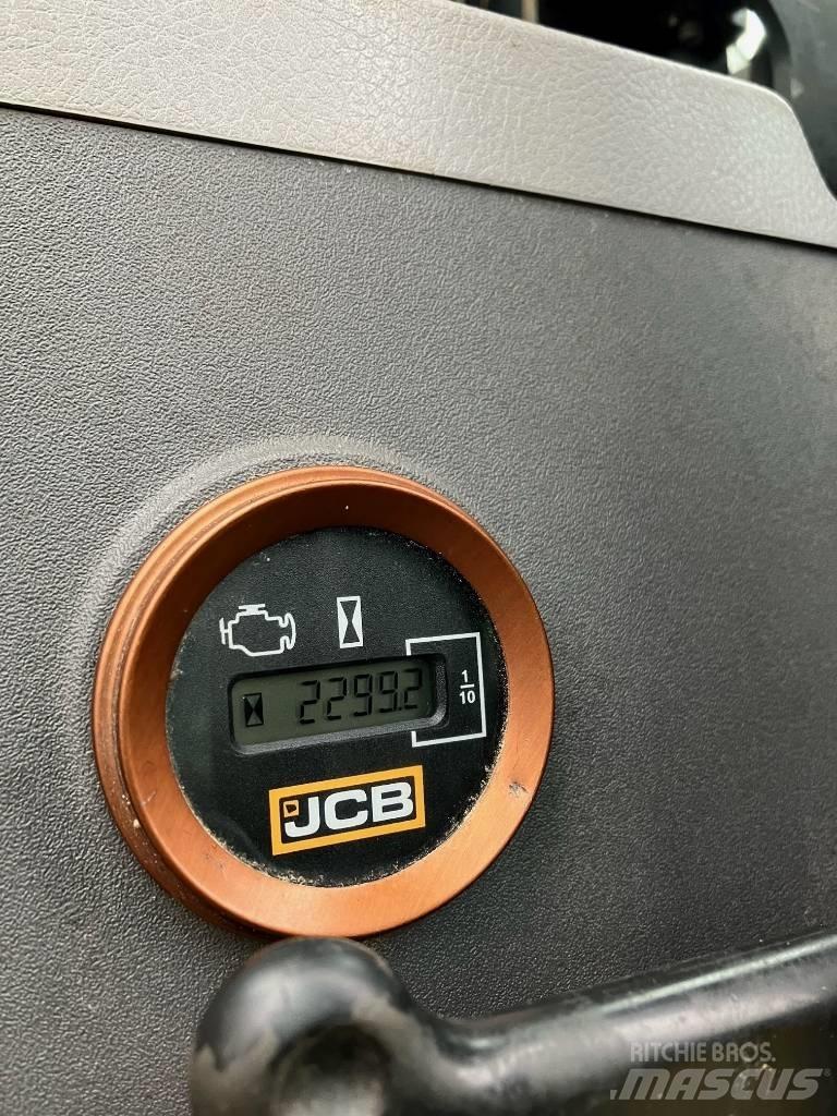 JCB 220X LC Гусеничні екскаватори