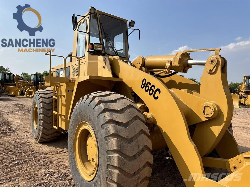 CAT 966C Фронтальні навантажувачі