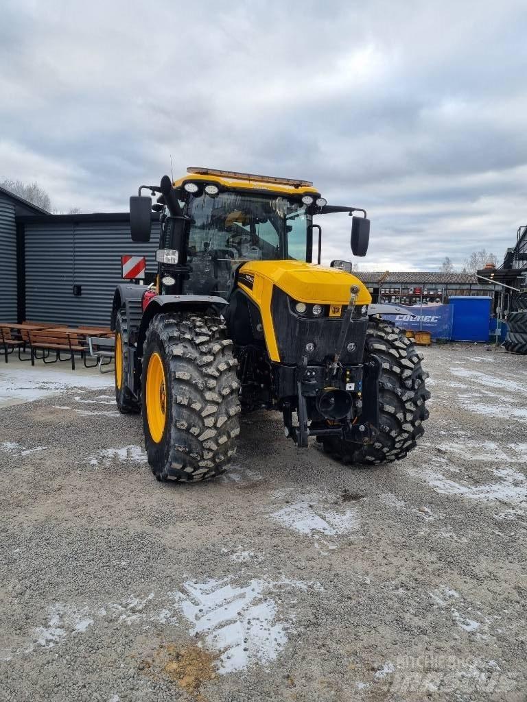 JCB Fastrac 4220 Трактори