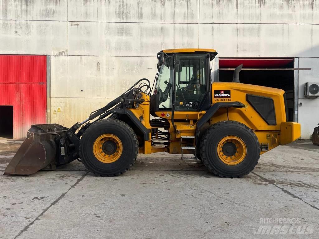 JCB 427 HT Фронтальні навантажувачі