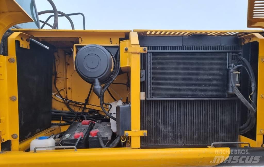 JCB JS 220 LC Гусеничні екскаватори