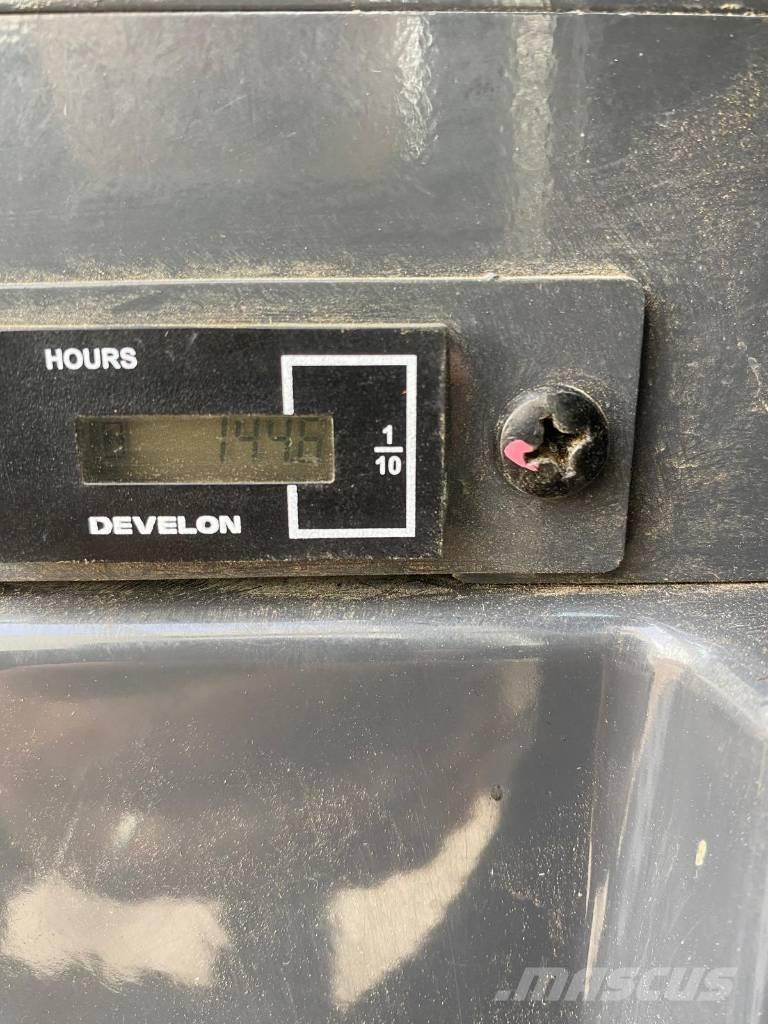 Develon DX 27 Z-7 Міні-екскаватори < 7т