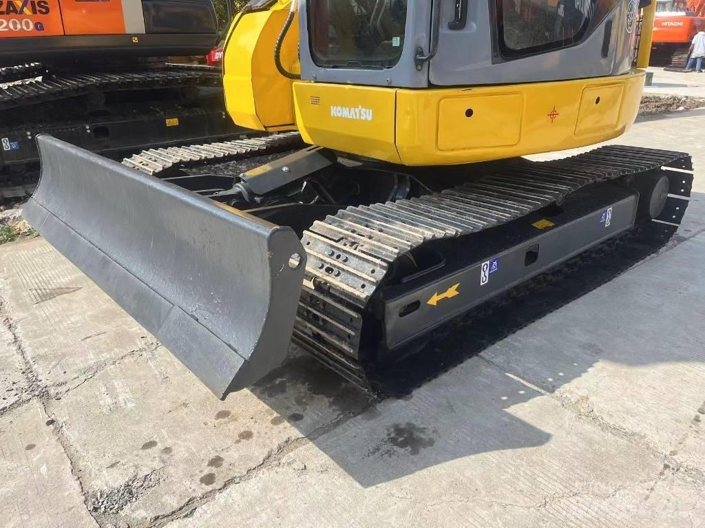 Komatsu PC78 Гусеничні екскаватори