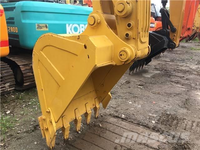 Komatsu PC 200 Гусеничні екскаватори
