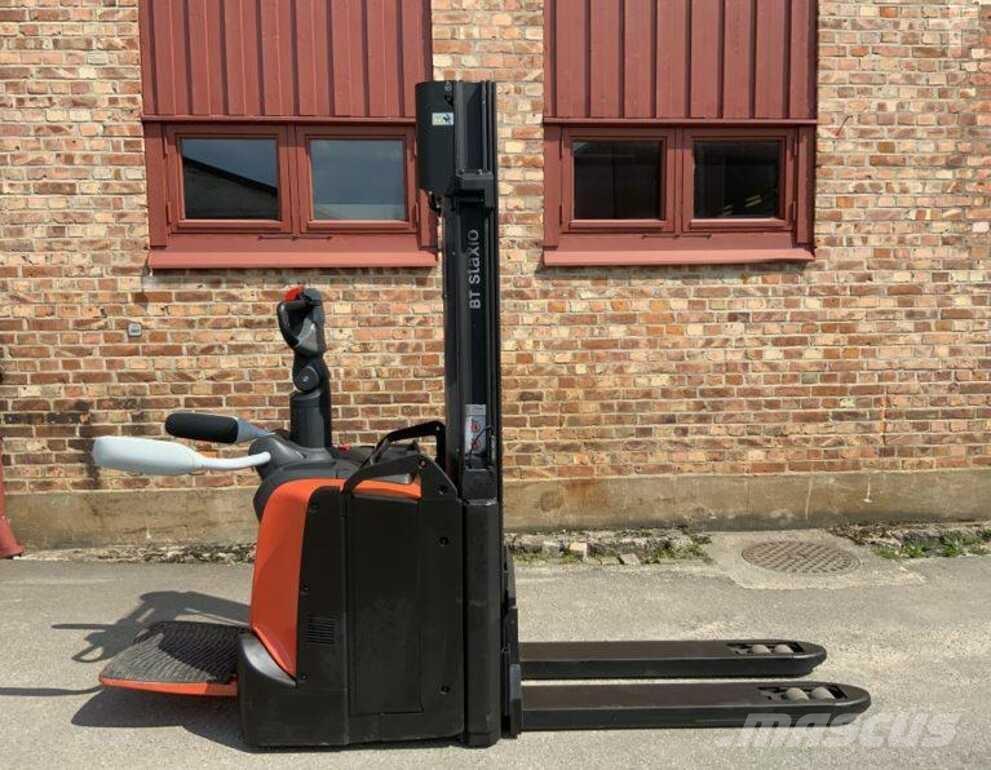 BT SPE 120 L Самохідні електроштабелери