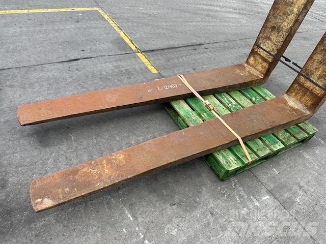 CAT 25-30 ton /988 Вили