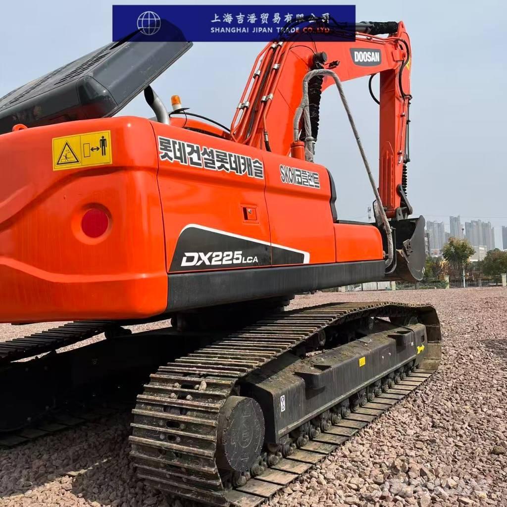 Doosan DX 225 Гусеничні екскаватори