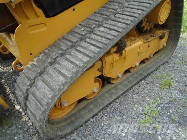 CAT 239 D Міні-навантажувачі