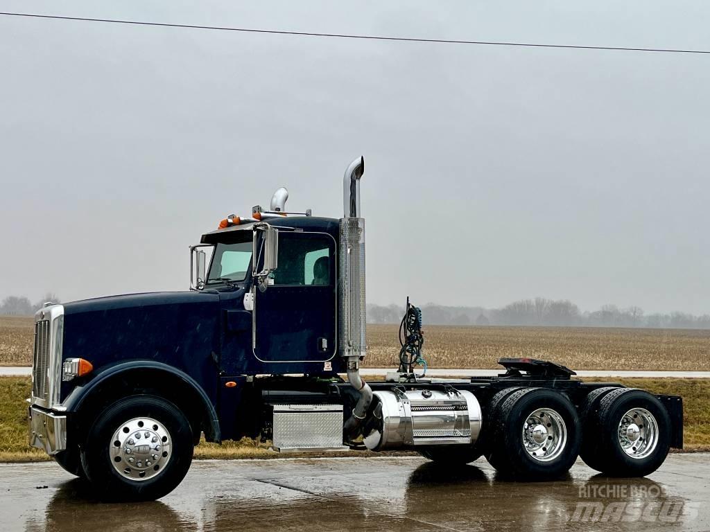 Peterbilt 367 Тягачі