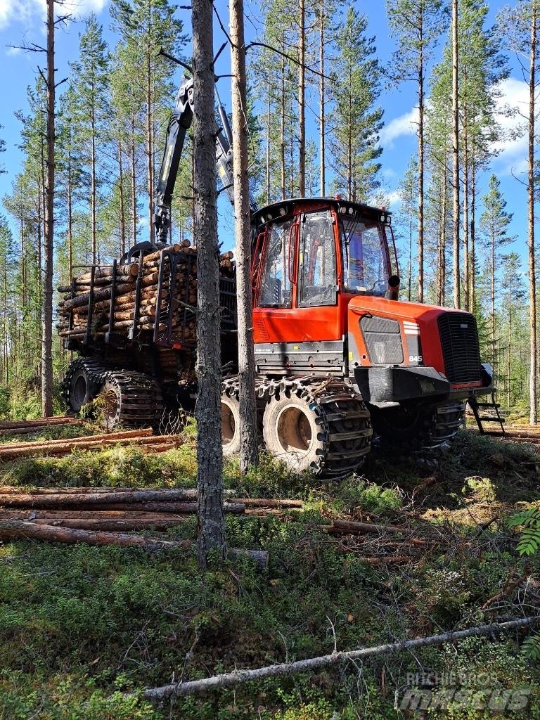 Komatsu 845 Форвардери