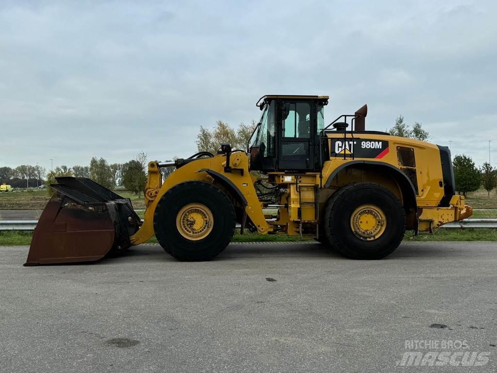 CAT 980M Фронтальні навантажувачі