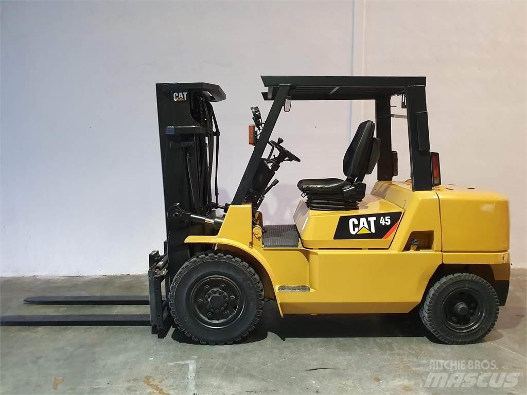 CAT DP45K2 MC Дизельні навантажувачі