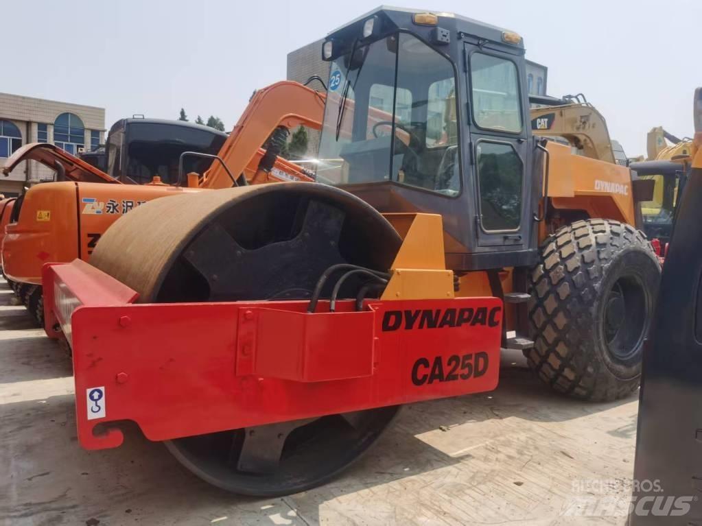 Dynapac ca25d Грунтові котки