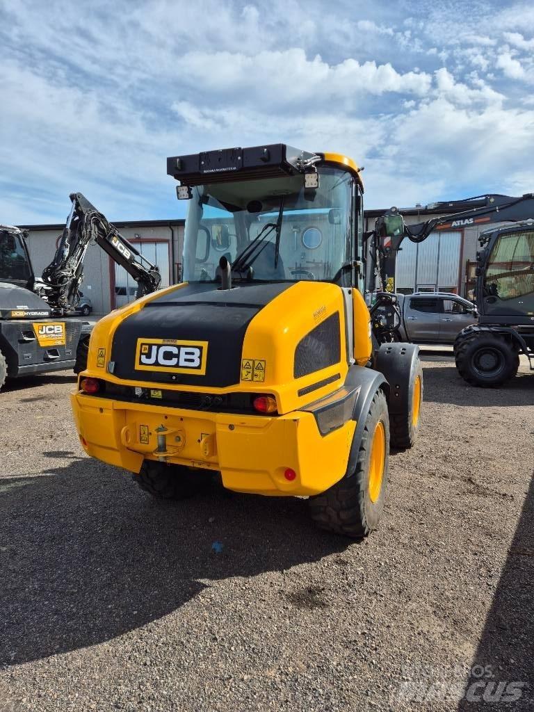 JCB 409 Фронтальні навантажувачі