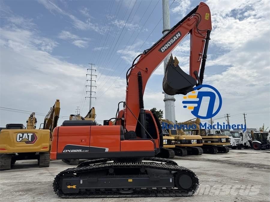Doosan DX 225 LC-9C Гусеничні екскаватори