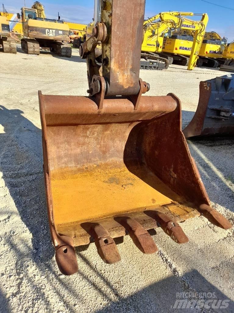 Komatsu PW200-7 Колісні екскаватори