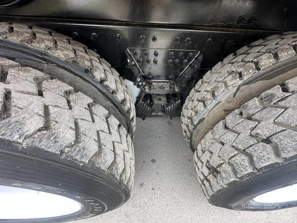 International 7500 Комбі/Вакуумні вантажівки