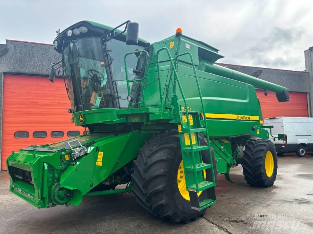 John Deere T 670 i Зернозбиральні комбайни