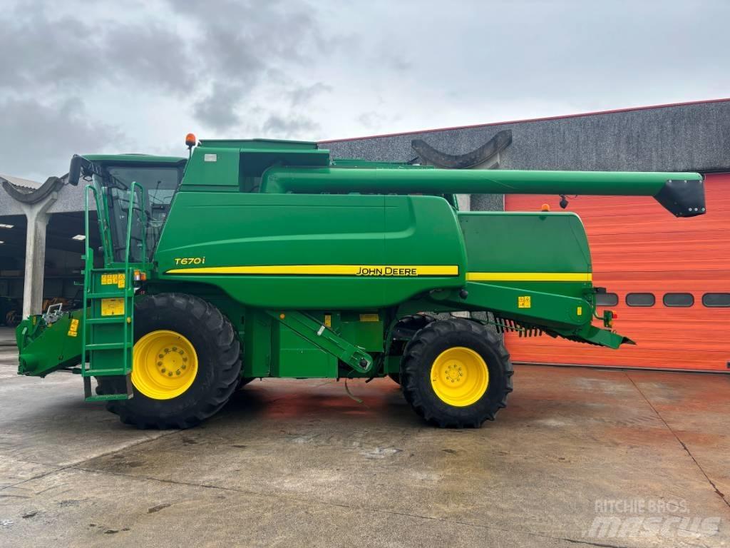 John Deere T 670 i Зернозбиральні комбайни